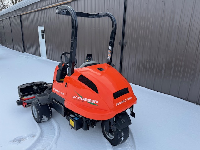 2013 Eclipse 322 Hydraulic-Free 2WD Gas Riding Greens Mower - Jacobsen - Image 3
