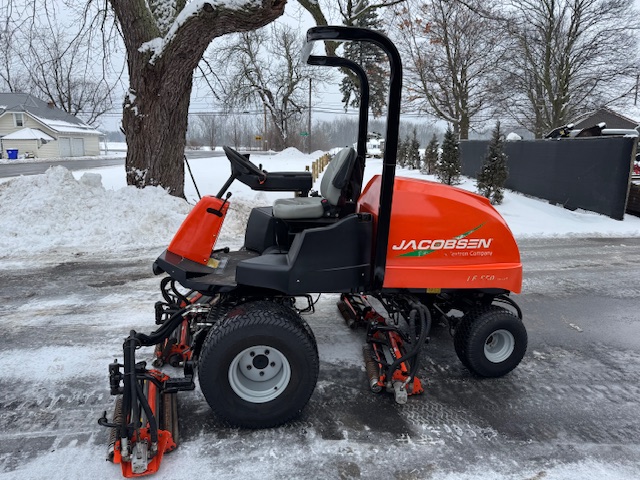2014 LF 550 Diesel 4WD Fairway Mower - Jacobsen - Image 2