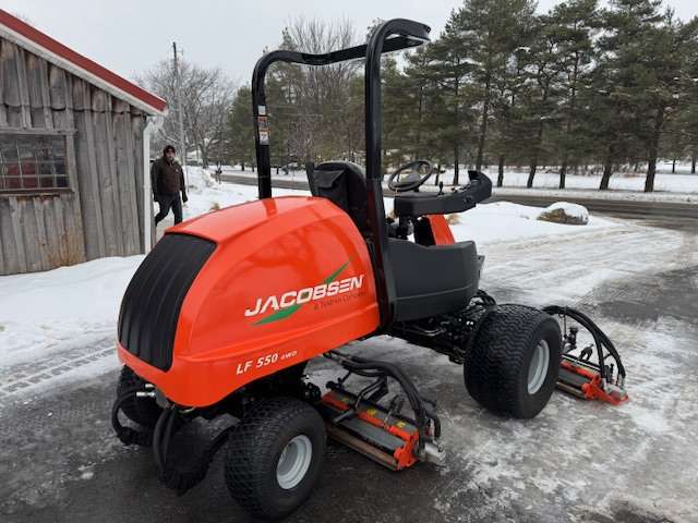 2014 LF 550 Diesel 4WD Fairway Mower - Jacobsen - Image 3