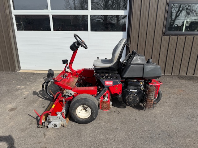 2010 Greensmaster 3150 Gas 2WD Greensmower - Toro - Image 2