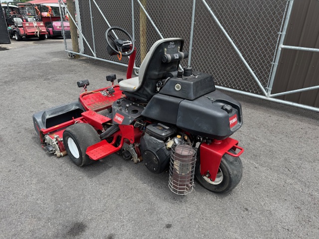 2010 Greensmaster 3150Q Gas 2WD Greensmower - Toro - Image 3