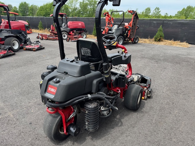 2016 Greensmaster TriFlex 3420 Diesel Hybrid Electric 3WD Greensmower - Toro - Image 4