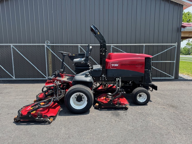 2018 Groundsmaster 4500 Diesel 4WD Contouring Mower - Toro - Image 3