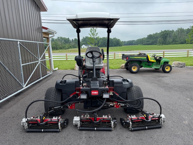 2017 Reelmaster 5010H Diesel 2WD Hybrid Electric Reels Fairway Mower - Toro - Image 2