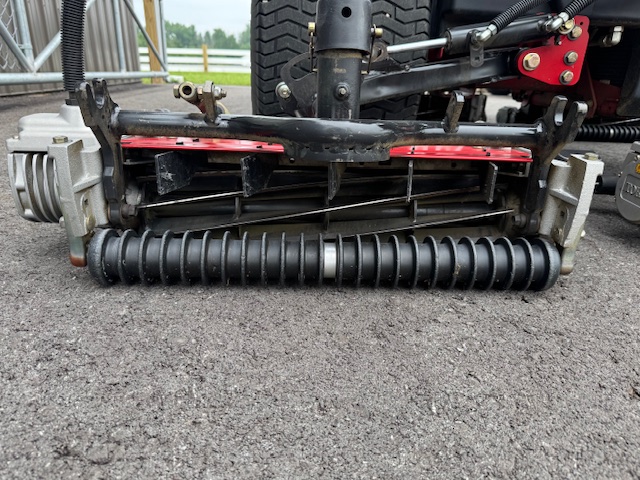 2017 Reelmaster 5010H Diesel 2WD Hybrid Electric Reels Fairway Mower - Toro - Image 5
