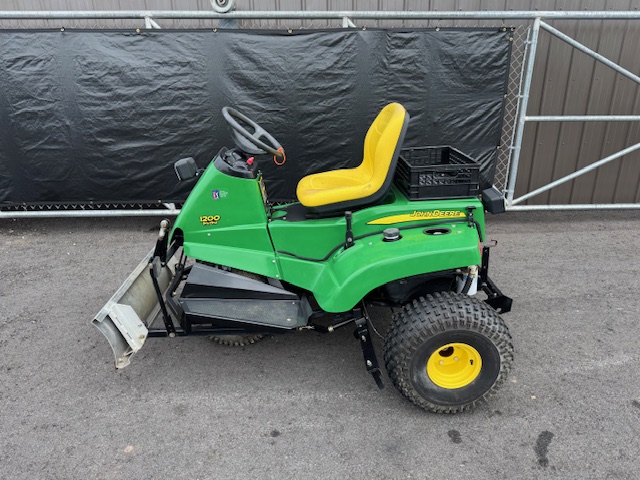 2018 1200H Gas 3WD Bunker and Field Rake - John Deere - Image 3