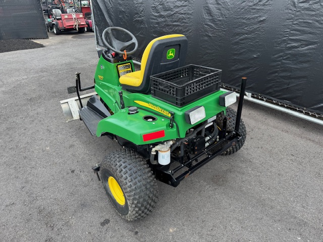 2018 1200H Gas 3WD Bunker and Field Rake - John Deere - Image 4