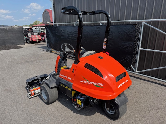2018 Eclipse 322 Hydraulic-Free 2WD Gas Riding Greens Mower - Jacobsen - Image 4