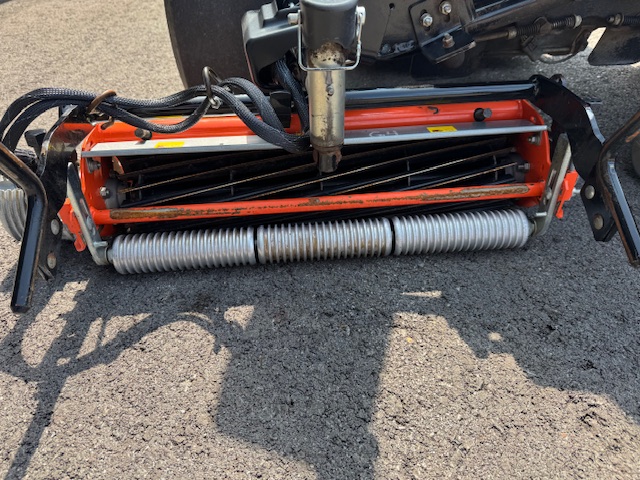 2018 Eclipse 322 Hydraulic-Free 2WD Gas Riding Greens Mower - Jacobsen - Image 5