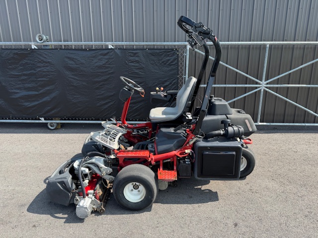 2014 Greensmaster 3420 Diesel 2WD Tri-flex Hybrid with Electric Reels Greens Mower - Toro - Image 2