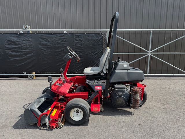 2012 Greensmaster 3150 Gas 2WD Greensmower - Toro - Image 2