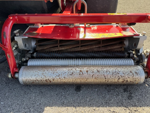 2009 Greensmaster 3150 Gas 2WD Greensmower - Toro - Image 5