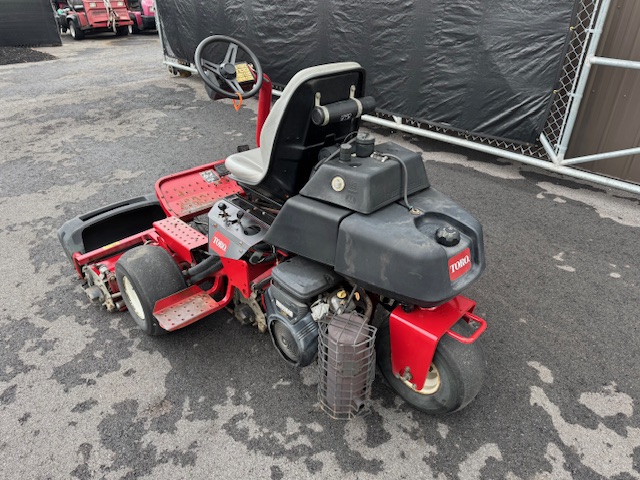 2011 Greensmaster 3150 Gas 2WD Greensmower - Toro - Image 4