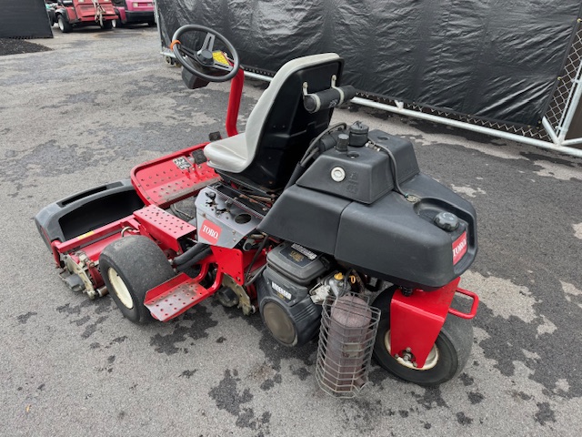2010 Greensmaster 3150 Gas 2WD Greensmower - Toro - Image 4