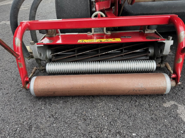 2010 Greensmaster 3150 Gas 2WD Greensmower - Toro - Image 5