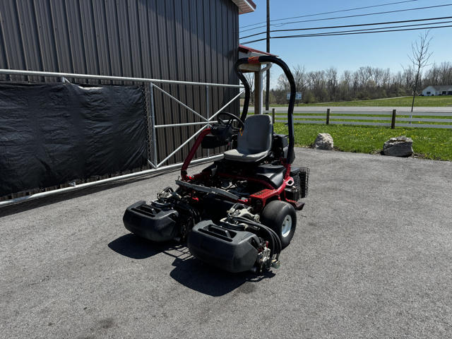 2012 Greensmaster Triflex 3300 Gas 2WD Greensmower - Toro
