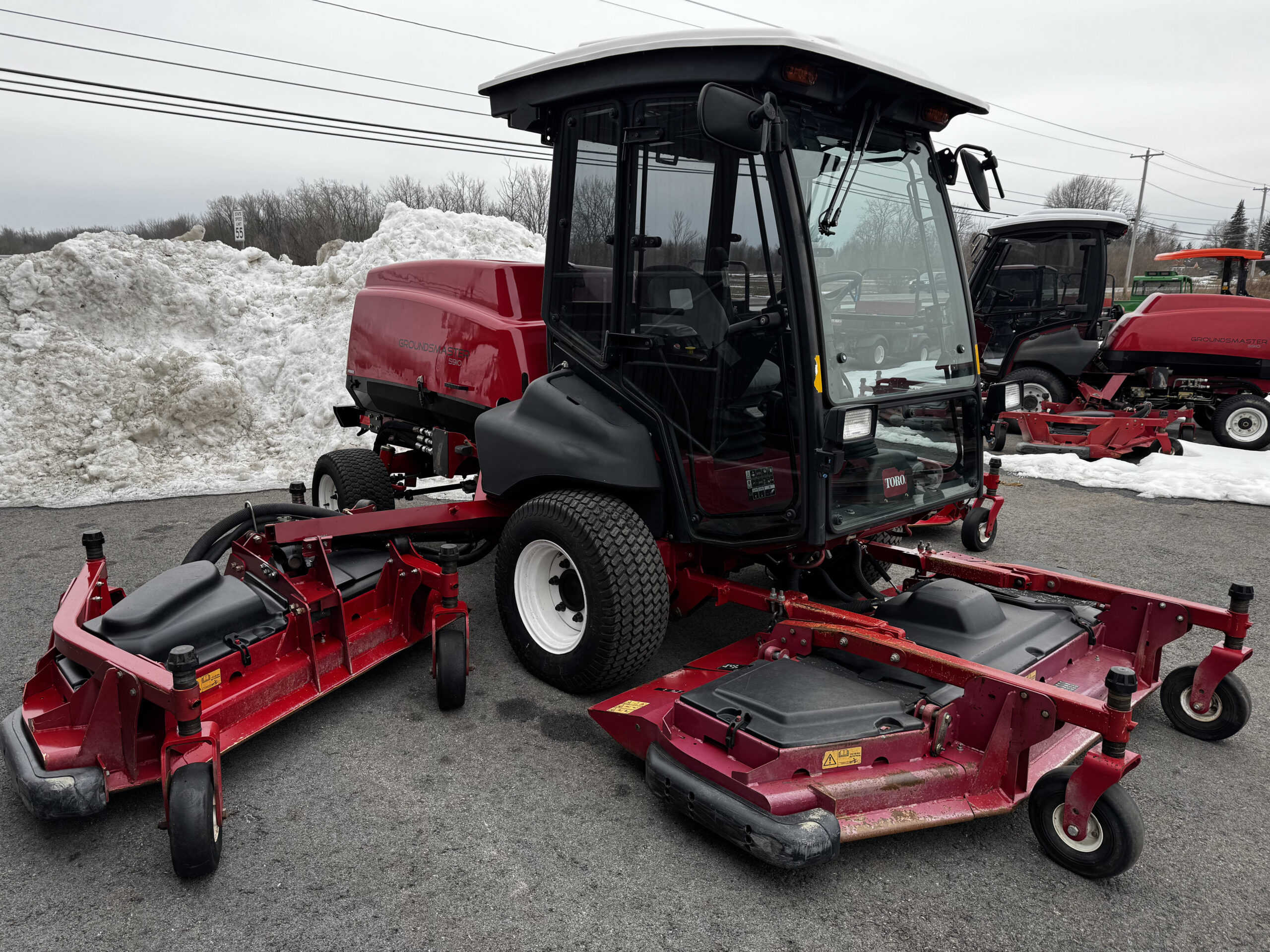 2017 Groundsmaster 5910 Diesel 4WD Climate Controlled Cab Wide Area Mower - Toro - Image 2