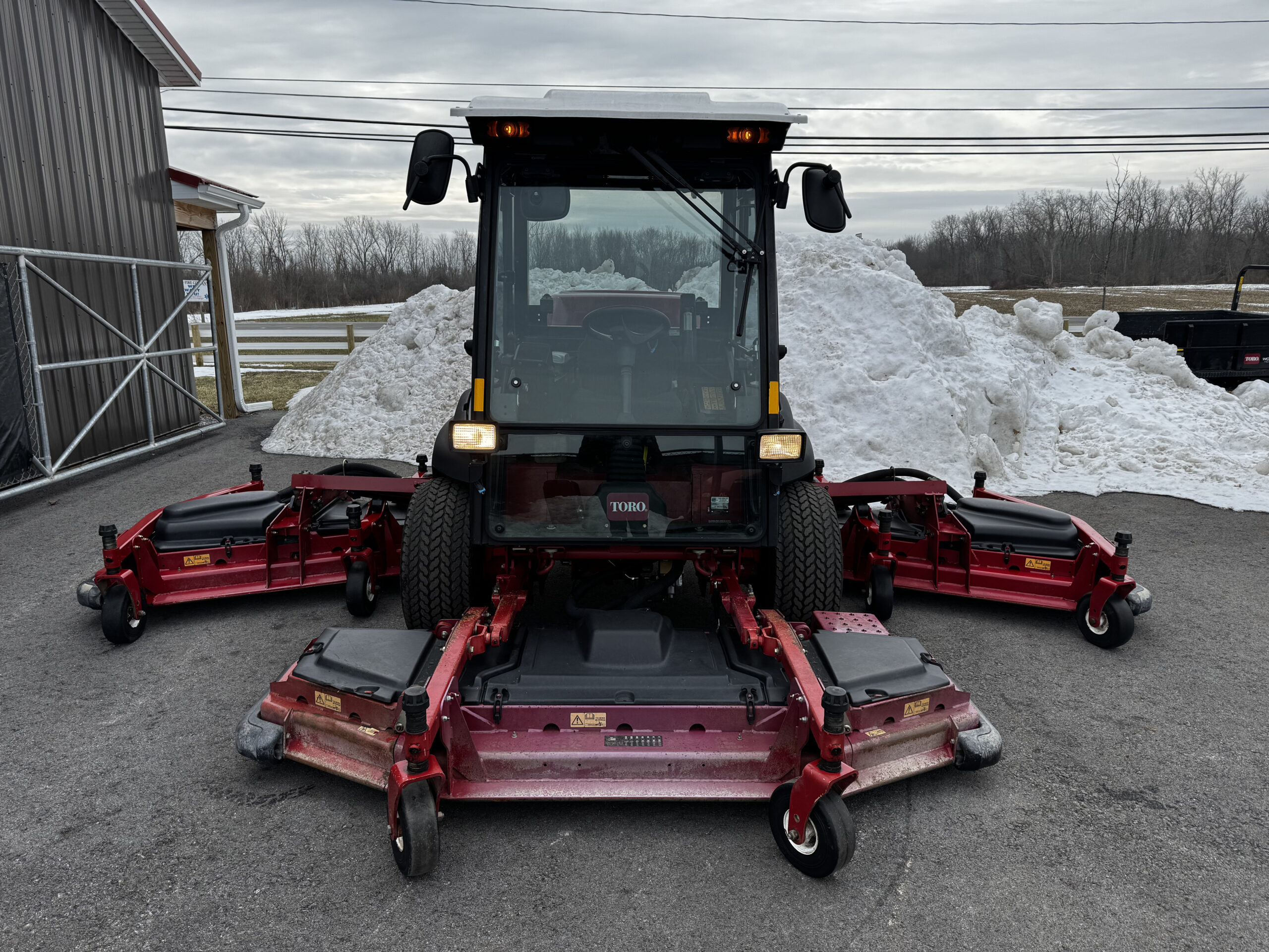 2017 Groundsmaster 5910 Diesel 4WD Climate Controlled Cab Wide Area Mower - Toro - Image 7