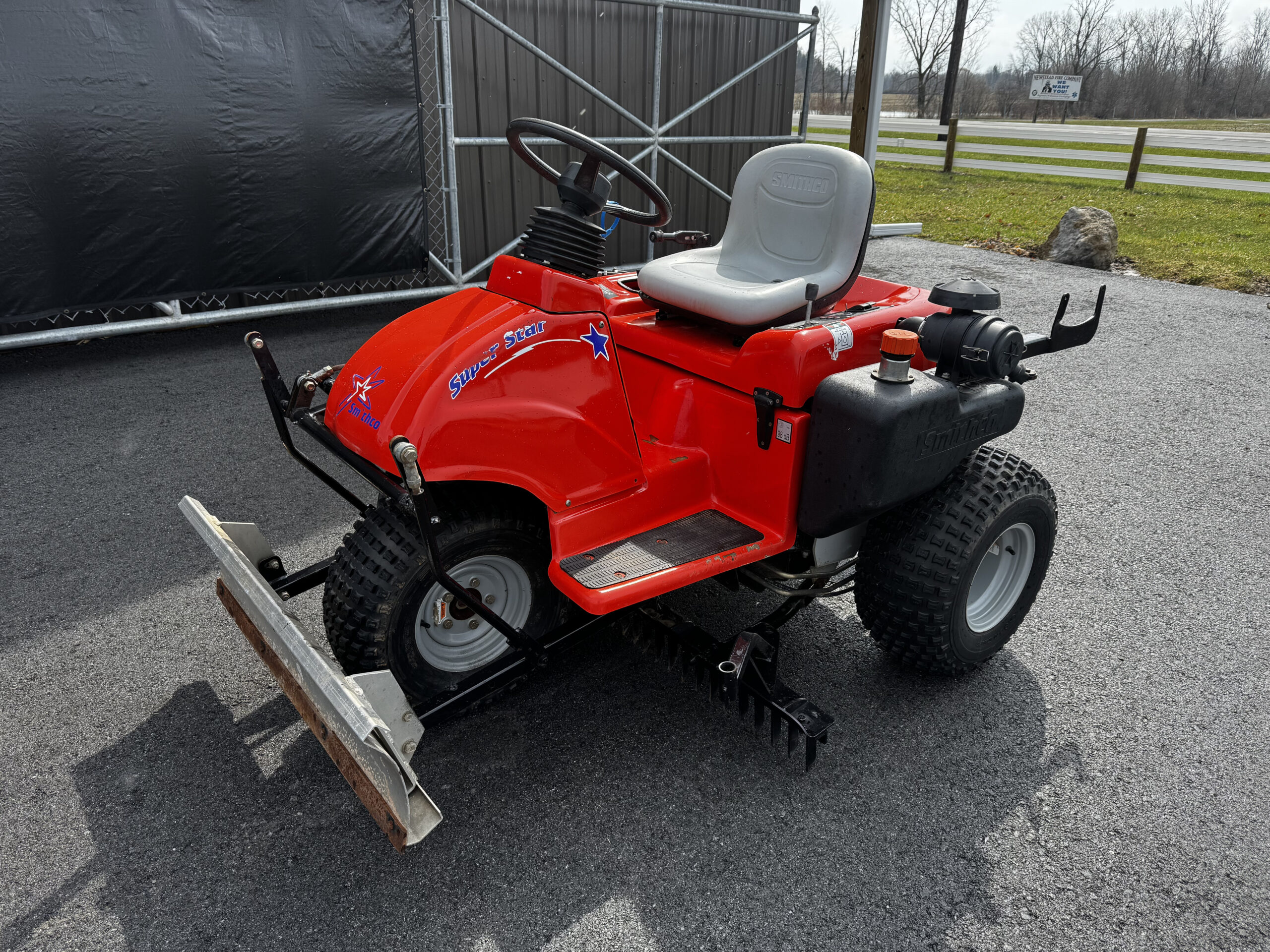 2016 Super Star 3WD Bunker and Field Rake - smithco