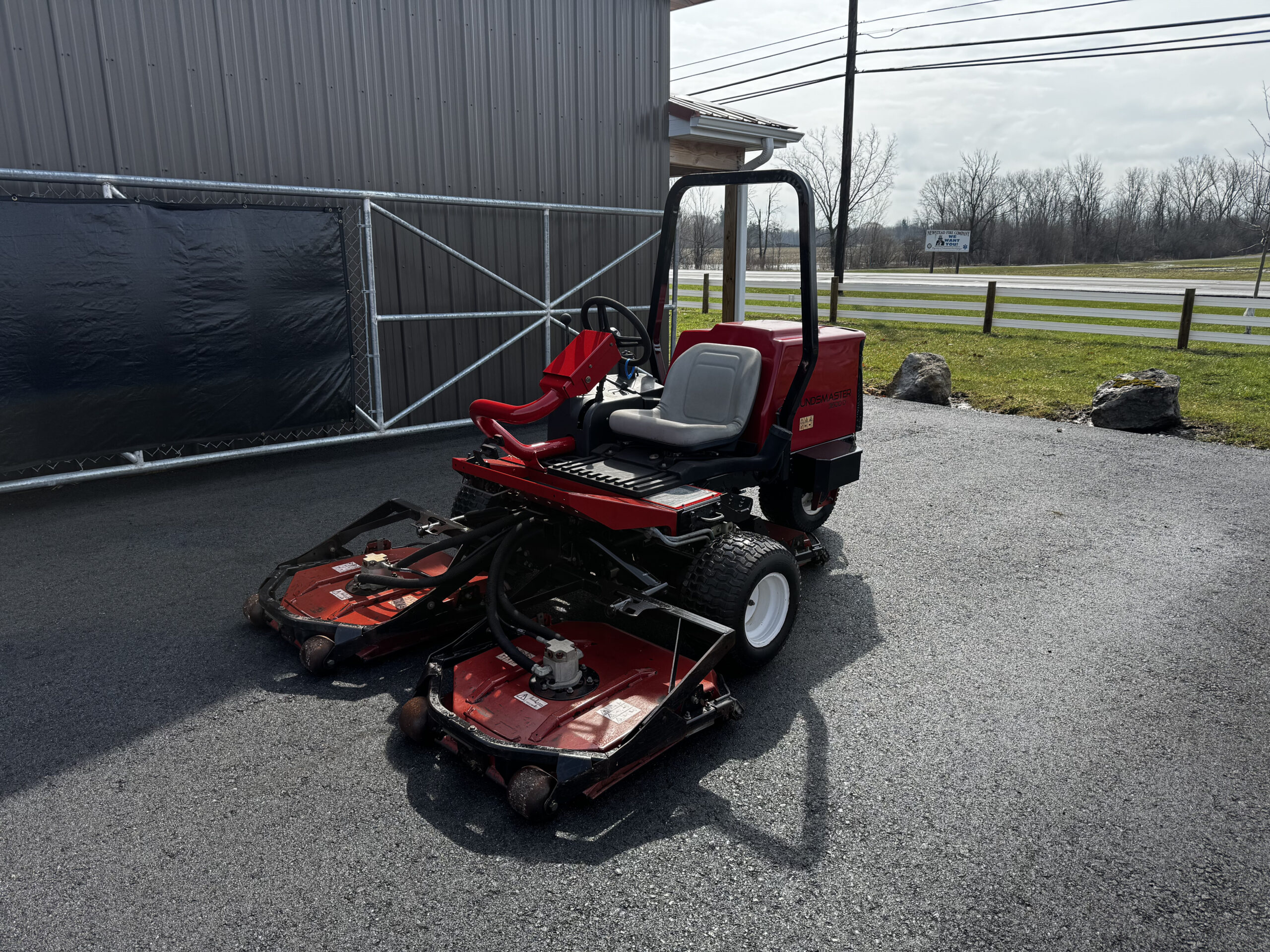 2015 Groundsmaster 3500 Diesel Sidewinder 3WD Contouring Mower - Toro - Image 4