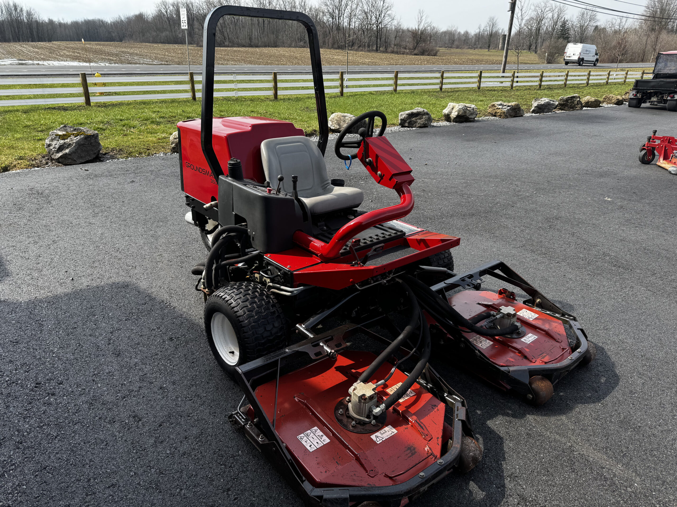 2015 Groundsmaster 3500 Diesel Sidewinder 3WD Contouring Mower - Toro - Image 9
