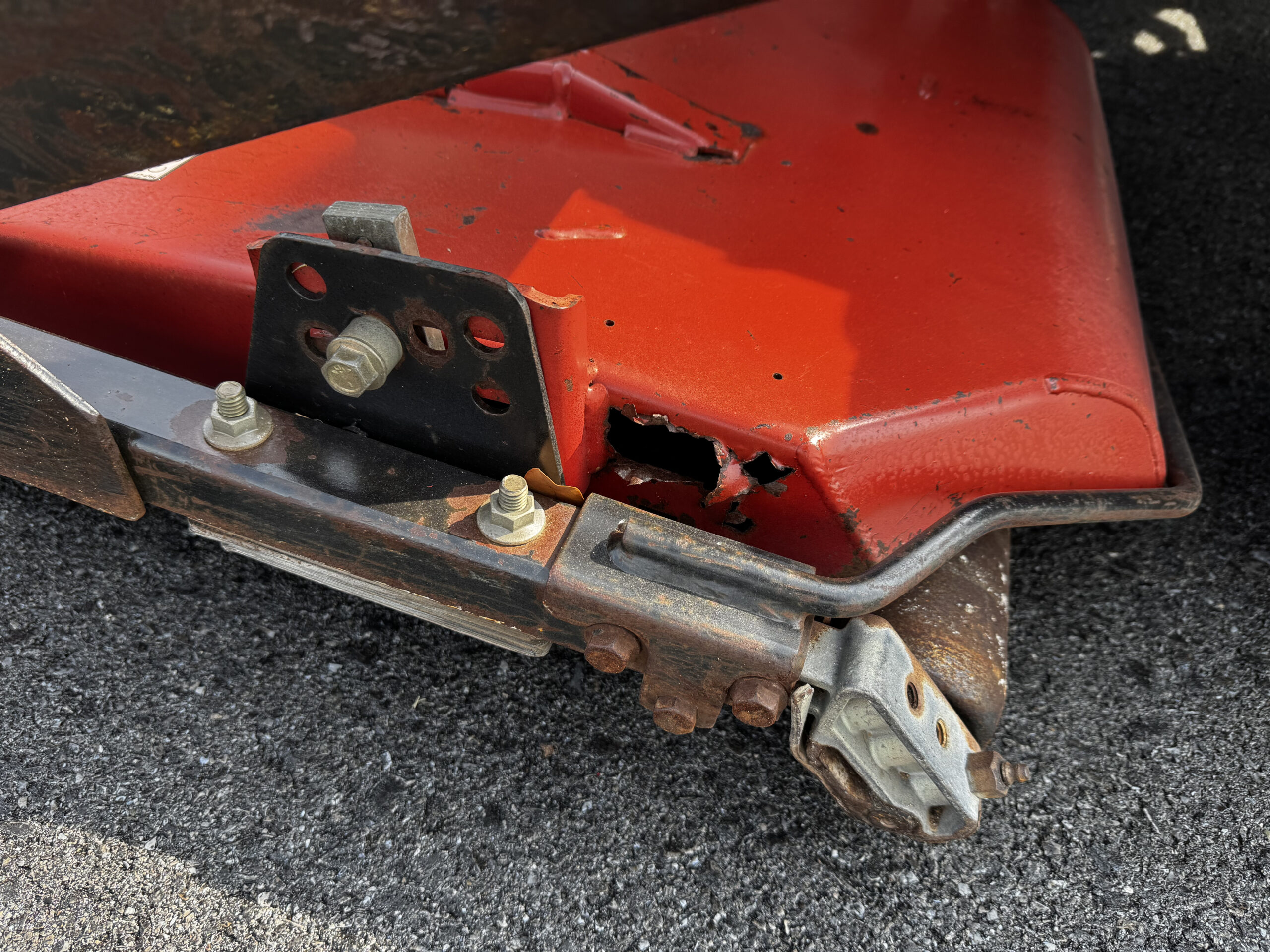 2015 Groundsmaster 3500 Diesel Sidewinder 3WD Contouring Mower - Toro - Image 10