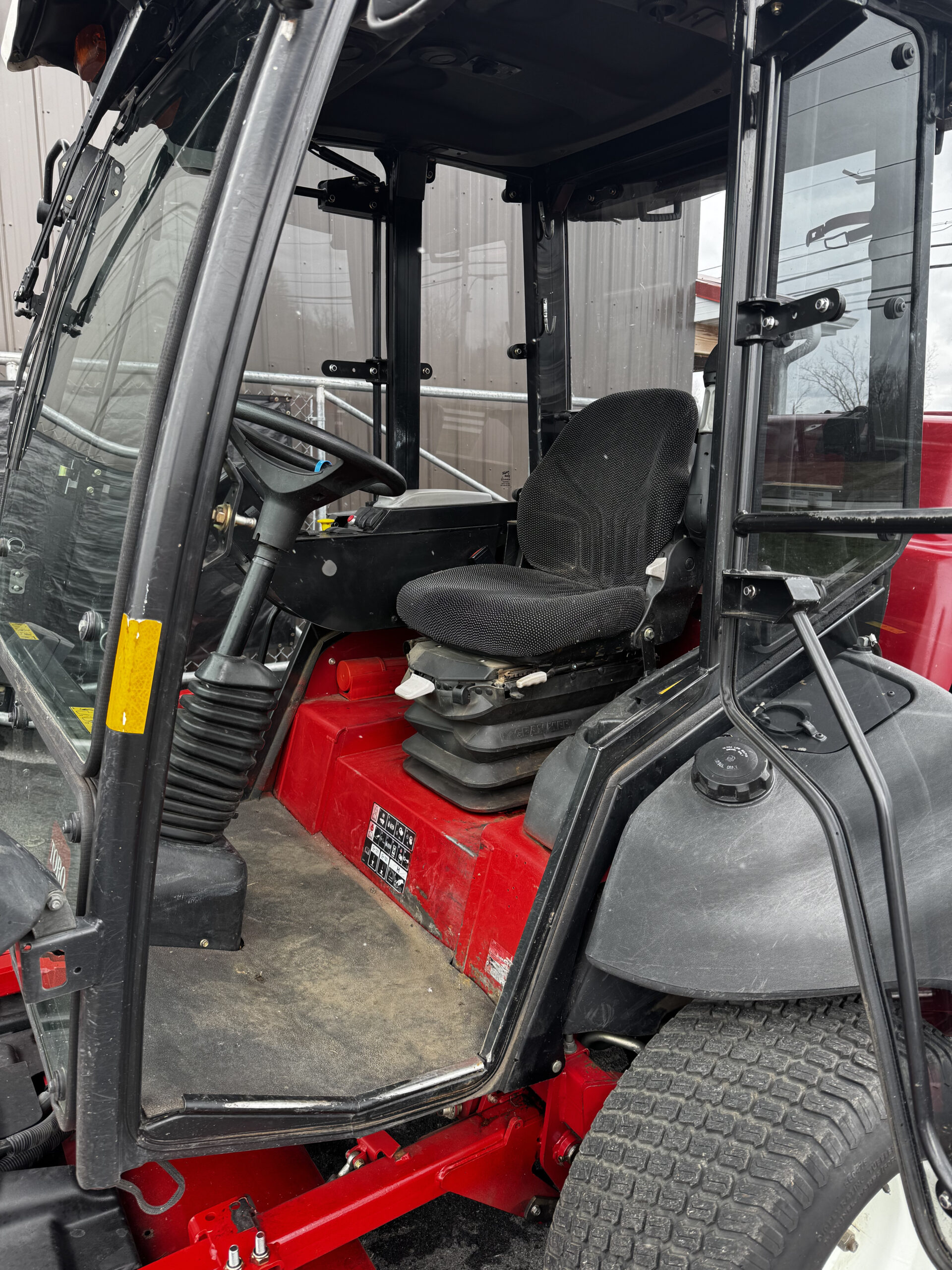 2017 Groundsmaster 5910 Diesel 4WD Climate Controlled Cab Wide Area Mower - Toro - Image 4