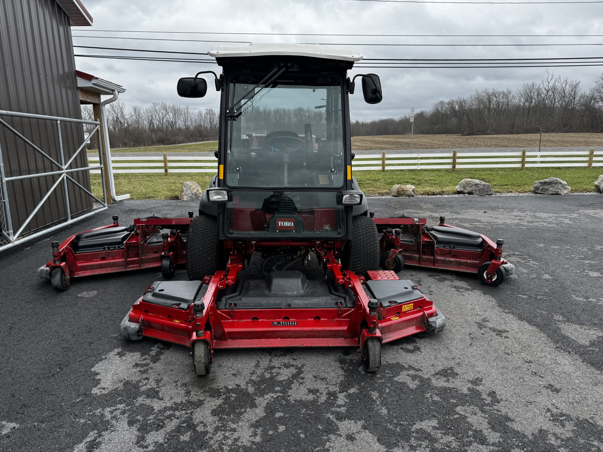 2017 Groundsmaster 5910 Diesel 4WD Climate Controlled Cab Wide Area Mower - Toro - Image 5