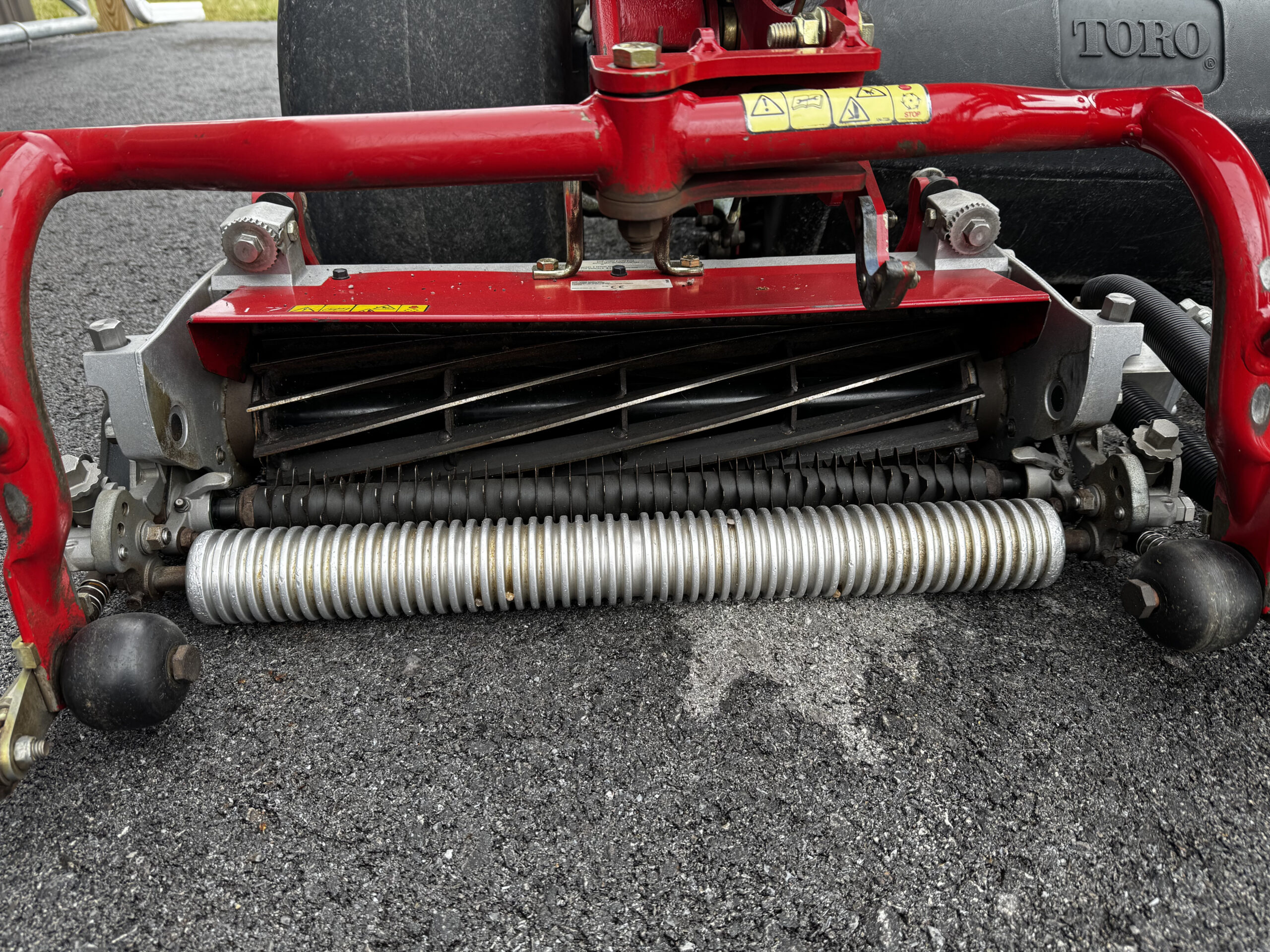 2013 Greensmaster 3250 Diesel 3WD Greensmower - Toro - Image 2