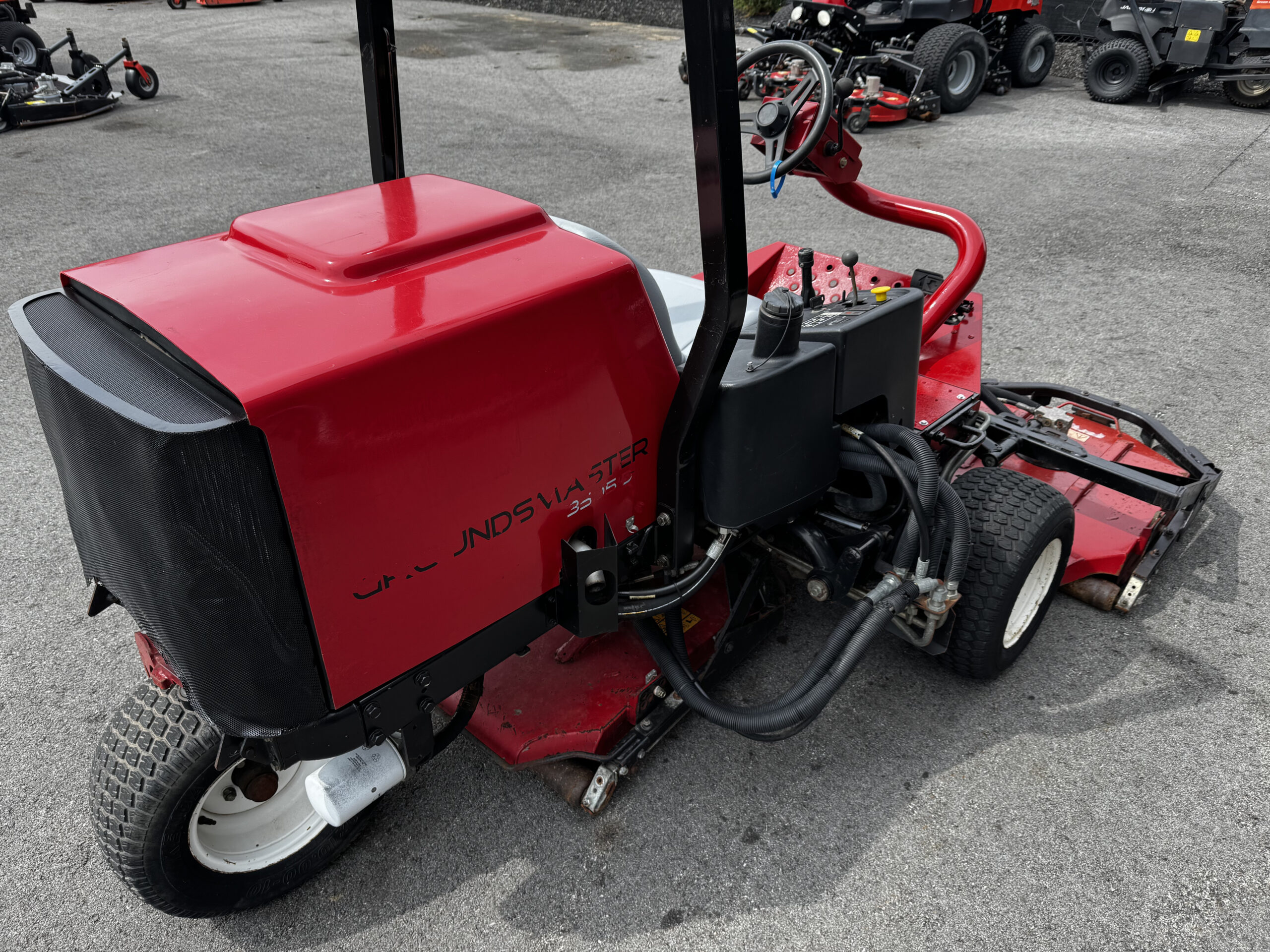 2015 Groundsmaster 3505 Diesel 2WD Contouring Rotary Mower - Toro - Image 2