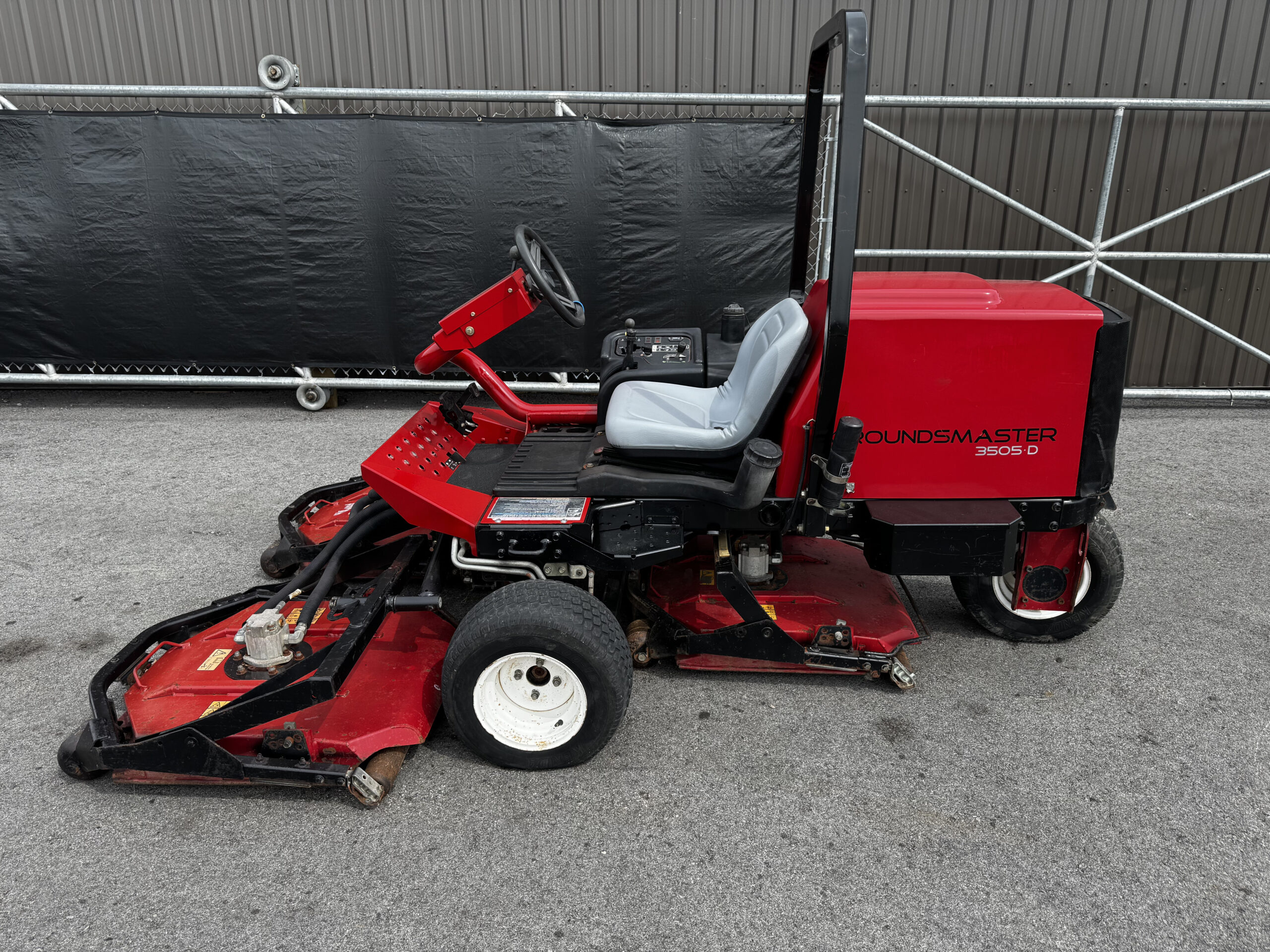 2015 Groundsmaster 3505 Diesel 2WD Contouring Rotary Mower - Toro - Image 4