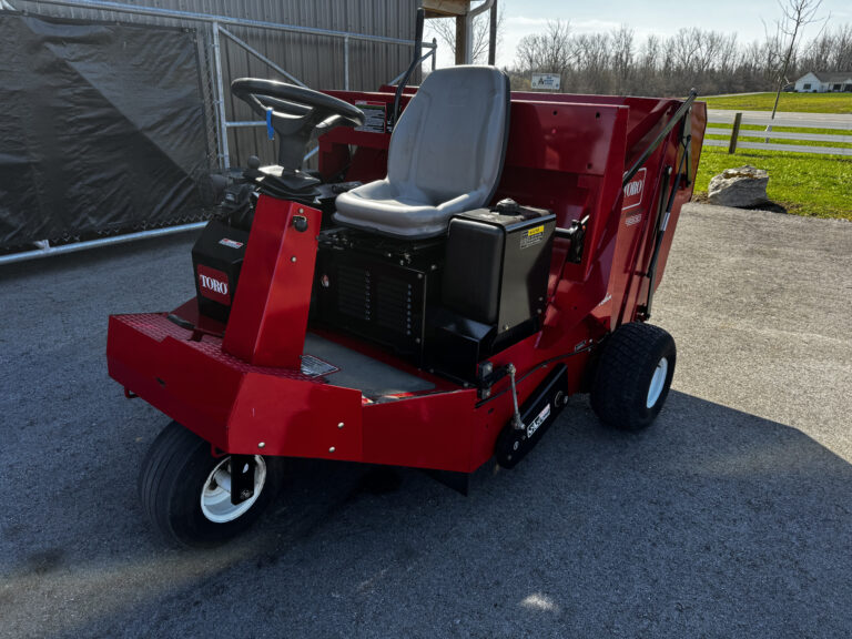 4800 Turf Sweeper - Toro