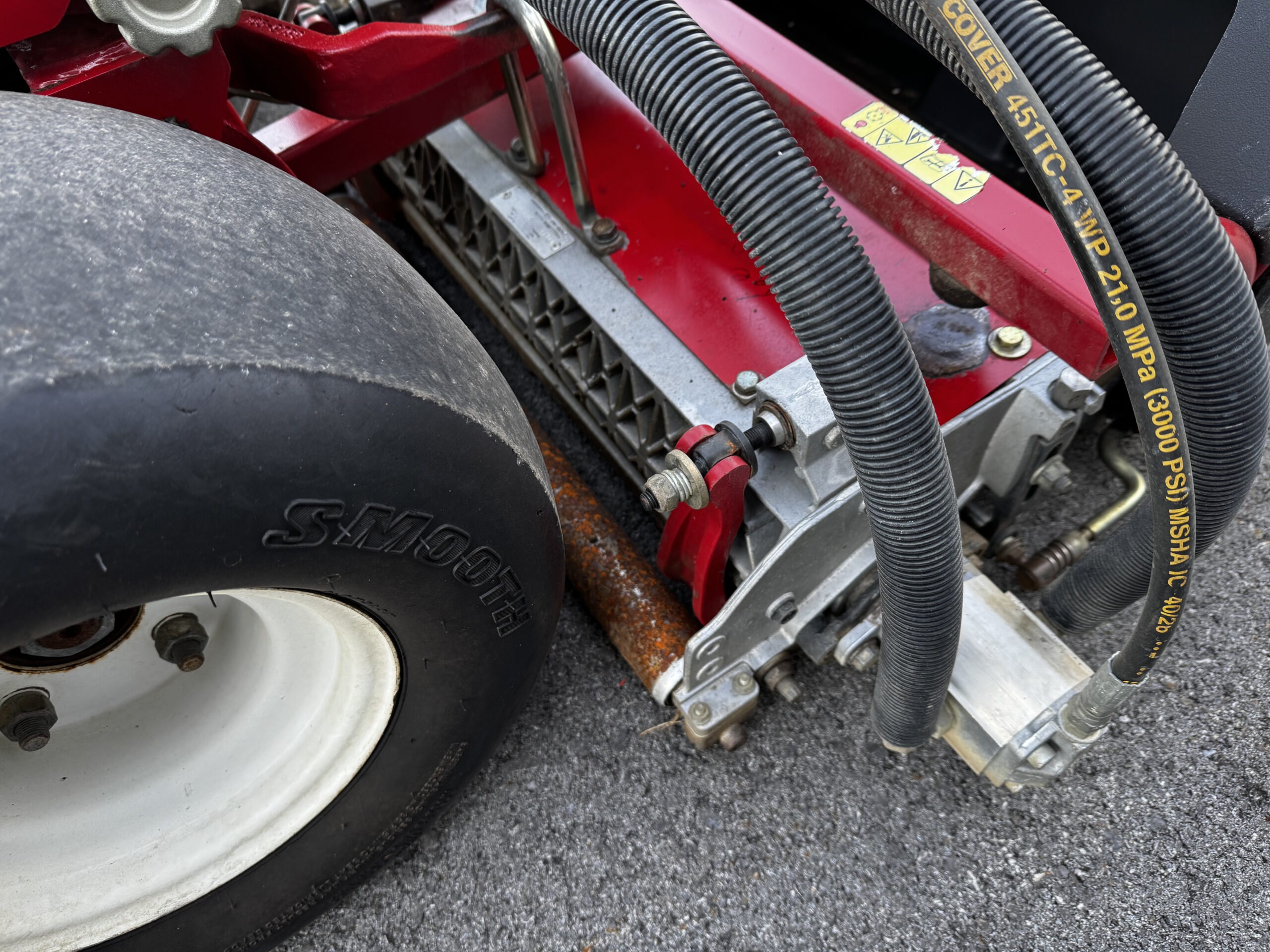 2011 Greensmaster 3150 Gas 2WD Greensmower - Toro - Image 8
