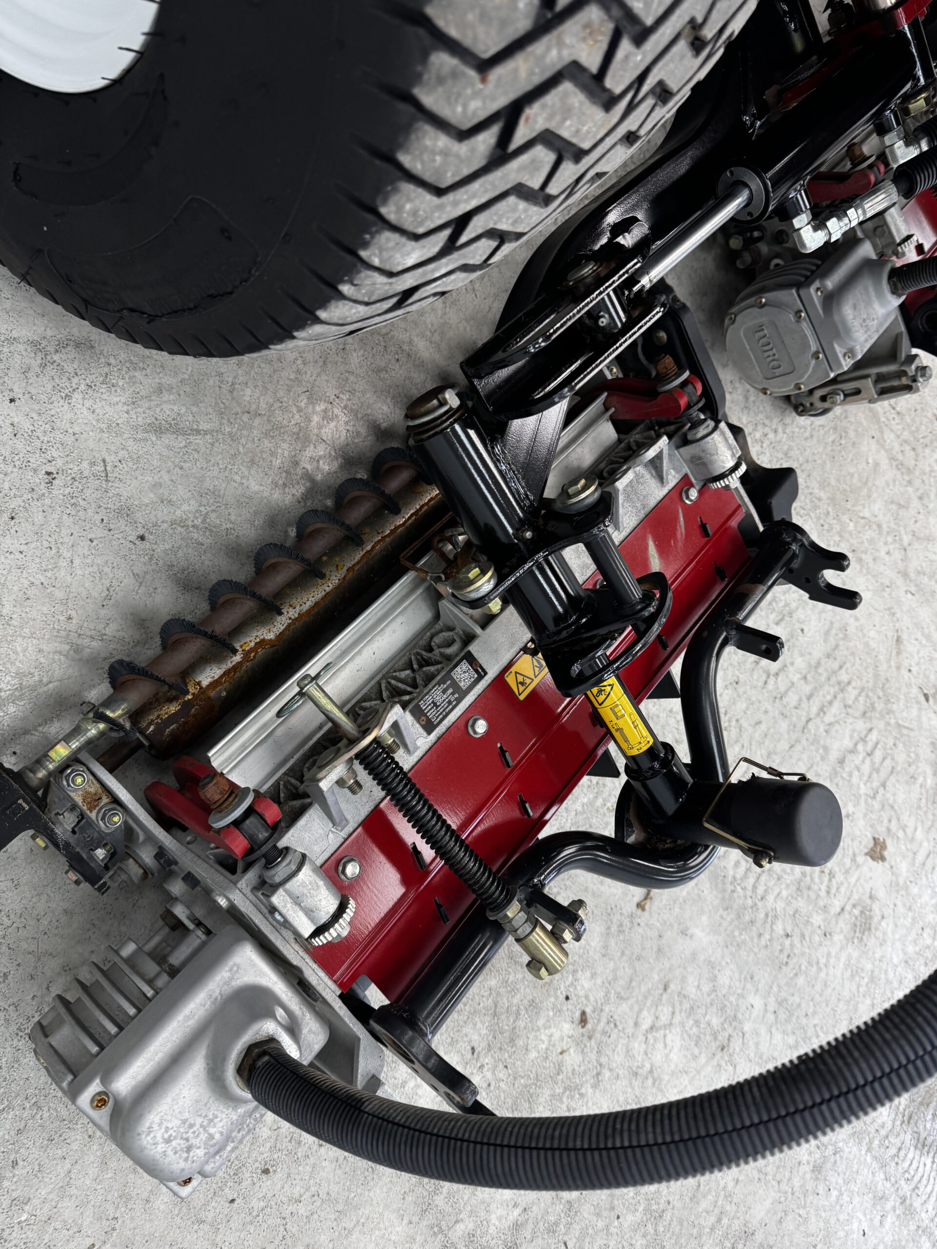 2019 Reelmaster 5010H Diesel 4WD Hybrid Electric Reels Fairwary Mower - Toro - Image 3