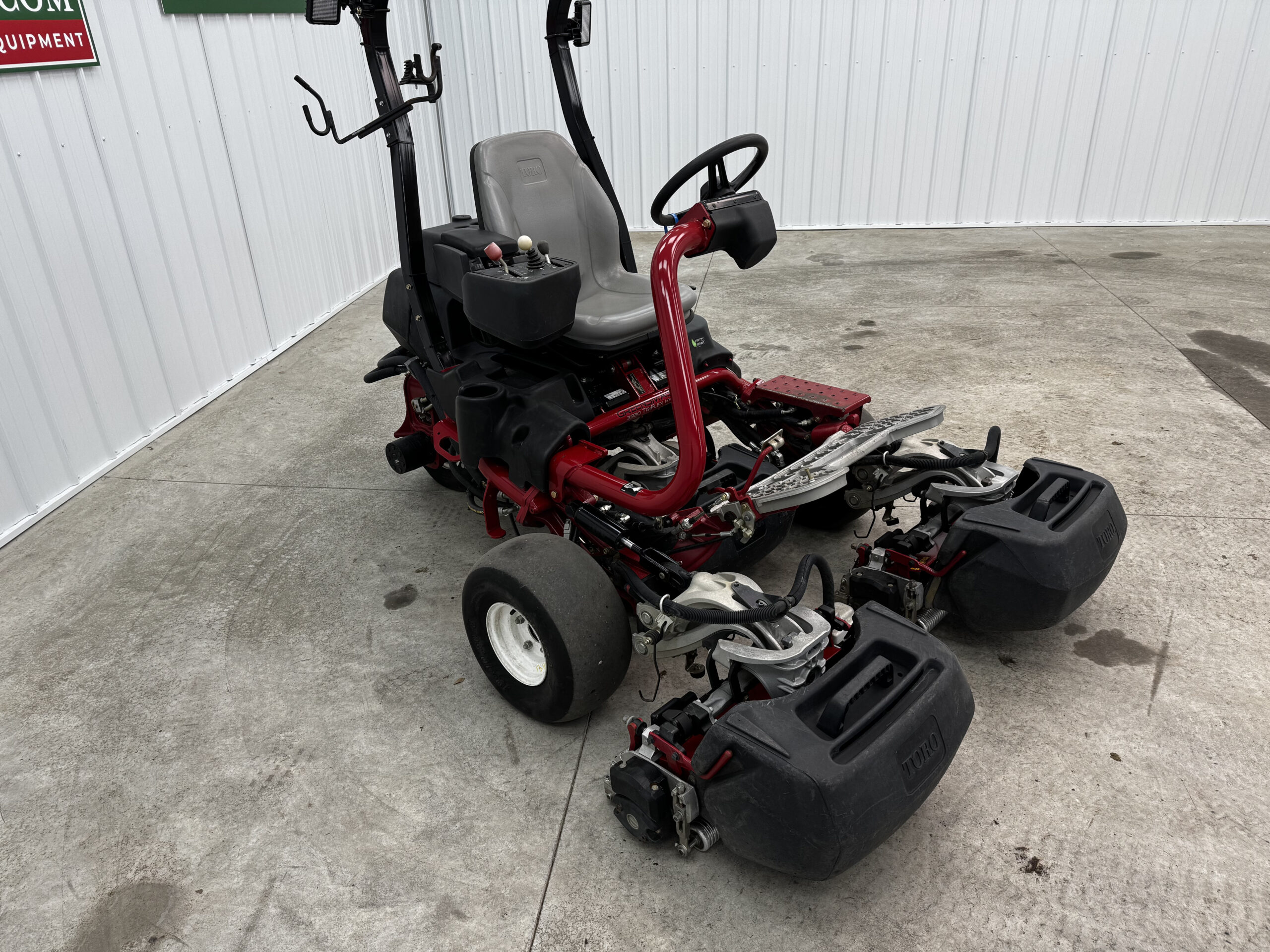 2020 Greensmaster 3320 Hybrid 3WD Gas w/ Electric Reels Greensmower - Toro - Image 7