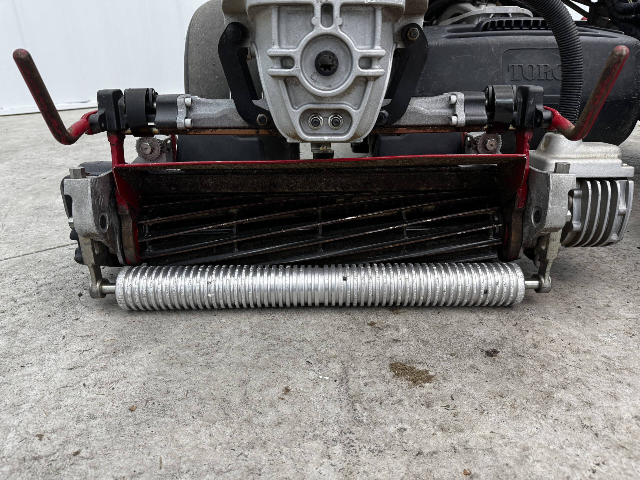 2020 Greensmaster 3320 Hybrid 3WD Gas w/ Electric Reels Greensmower - Toro - Image 9