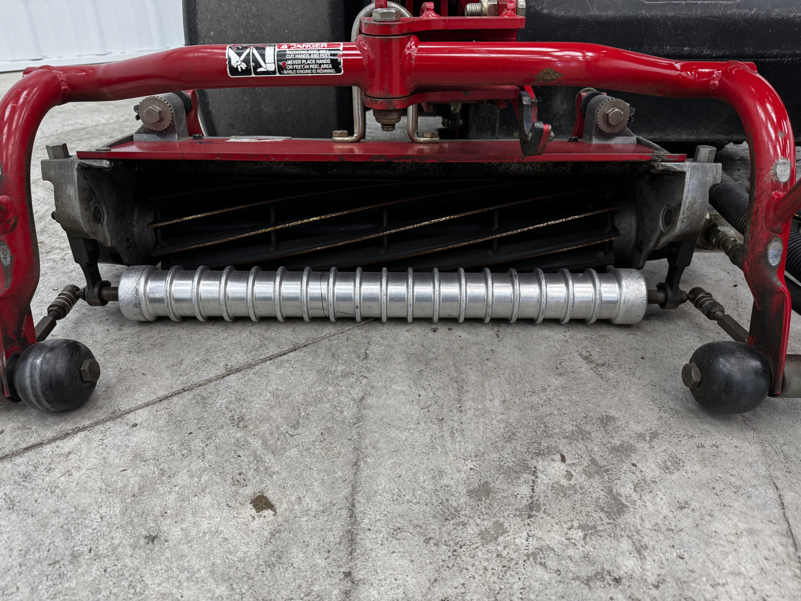 2008 Greensmaster 3250 Diesel 3WD Greensmower - Toro - Image 3
