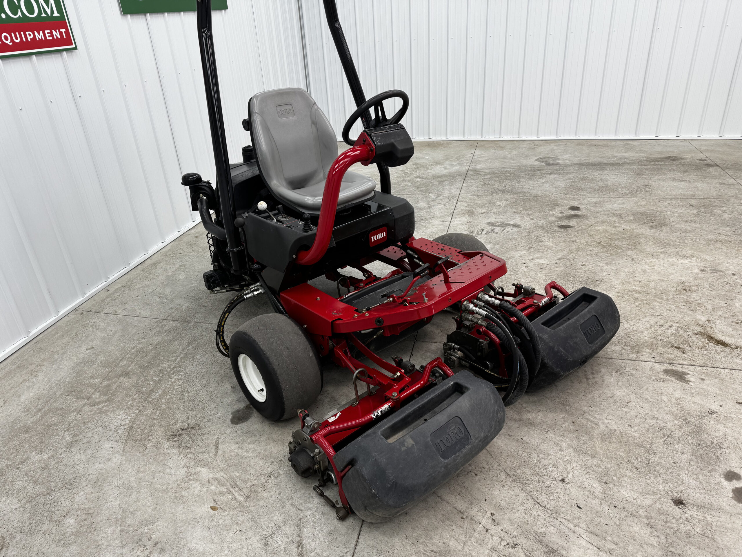 2008 Greensmaster 3250 Diesel 3WD Greensmower - Toro - Image 4